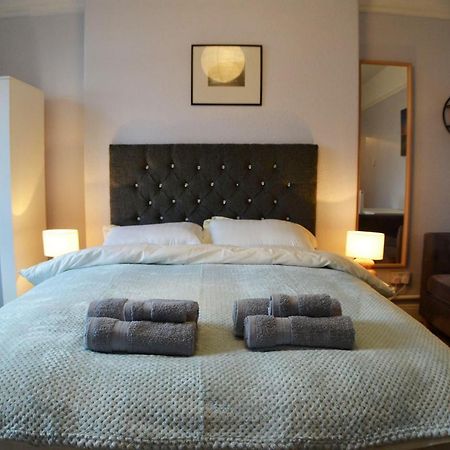 Gorton Mount Hotel Манчестър Екстериор снимка