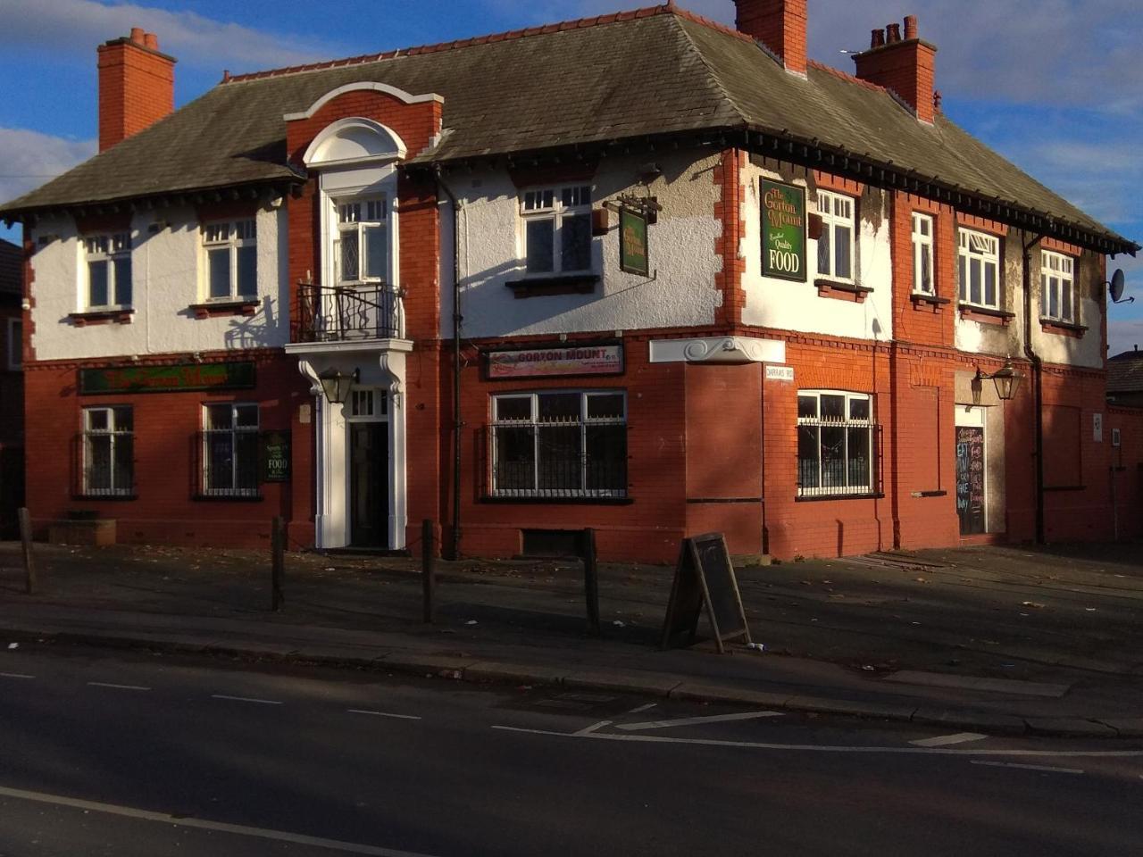 Gorton Mount Hotel Манчестър Екстериор снимка