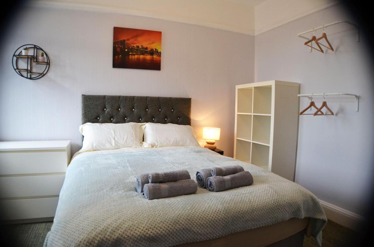 Gorton Mount Hotel Манчестър Екстериор снимка