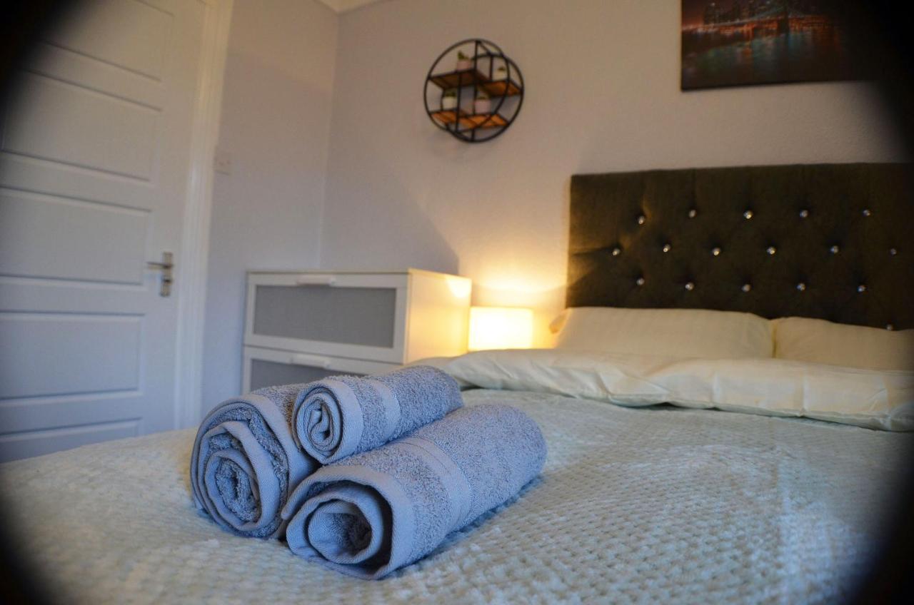 Gorton Mount Hotel Манчестър Екстериор снимка